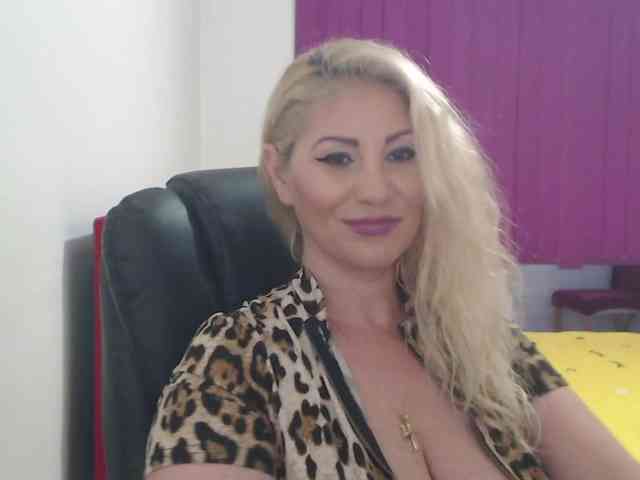 Iuliaxxtasyy webcam