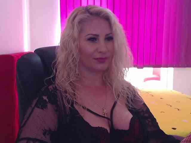 Iuliaxxtasyy webcam