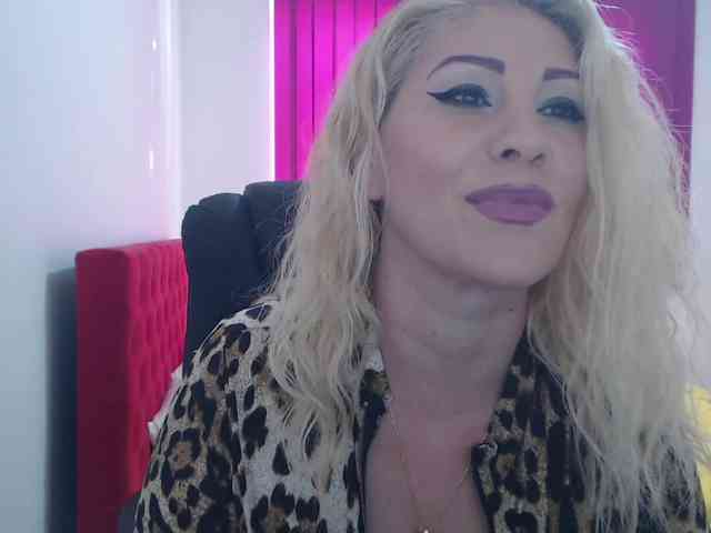 Iuliaxxtasyy webcam