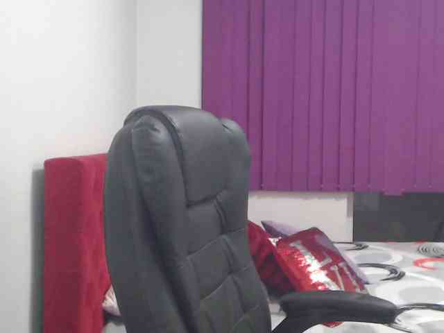 Angelahot webcam
