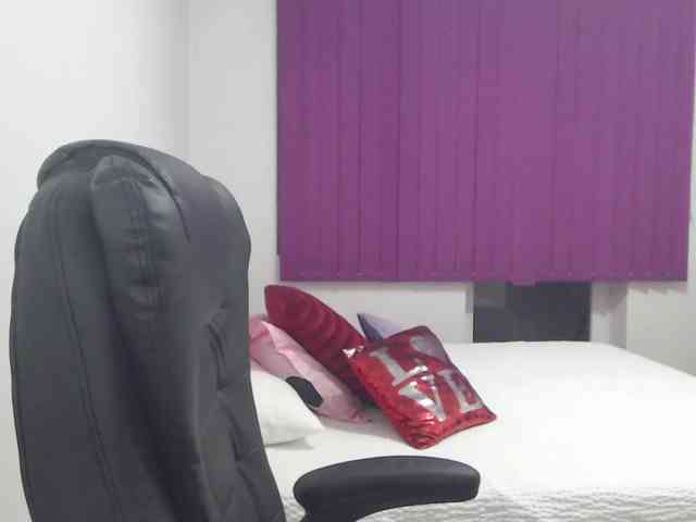 Angelahot webcam