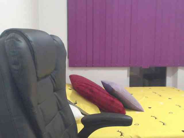 Angelahot webcam