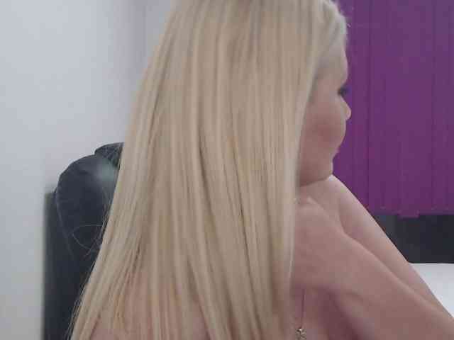 Angelahot webcam