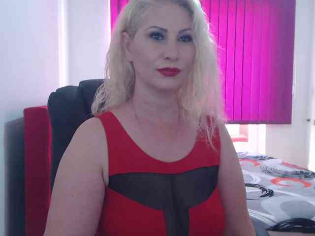 Angelahot webcam