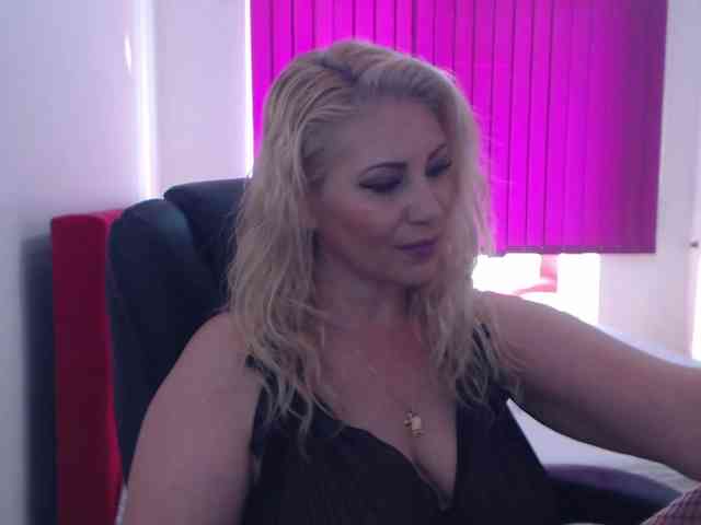 Iuliaxxtasyy webcam