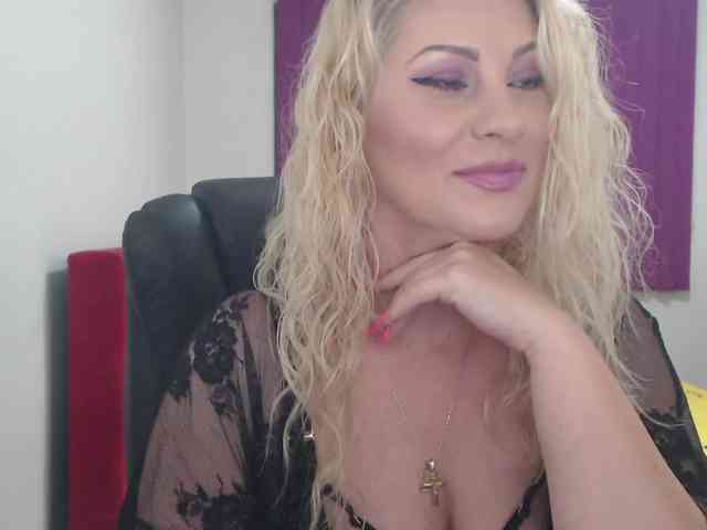 Angelahot webcam