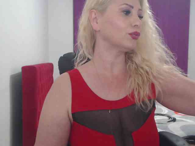 Angelahot webcam
