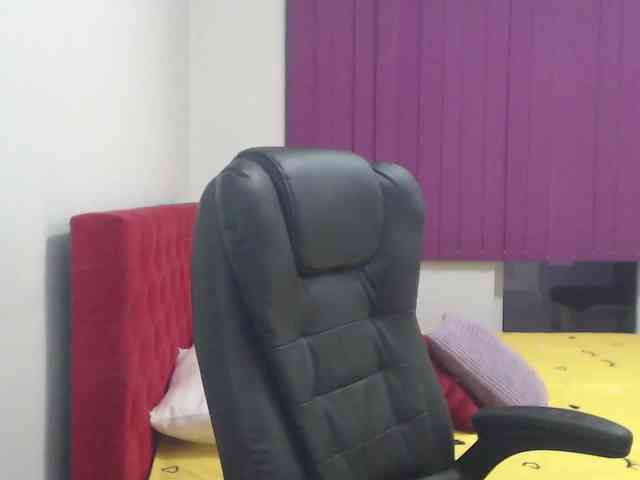 Angelahot webcam