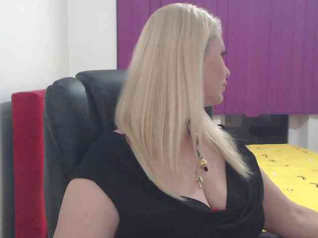 Iuliaxxtasyy webcam