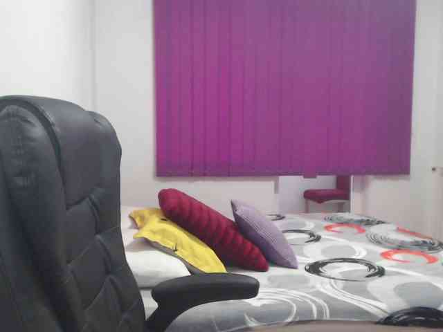 Angelahot webcam