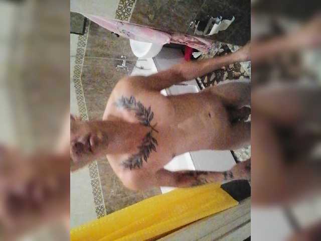 MarkKiraHmel live cam on BongaCams