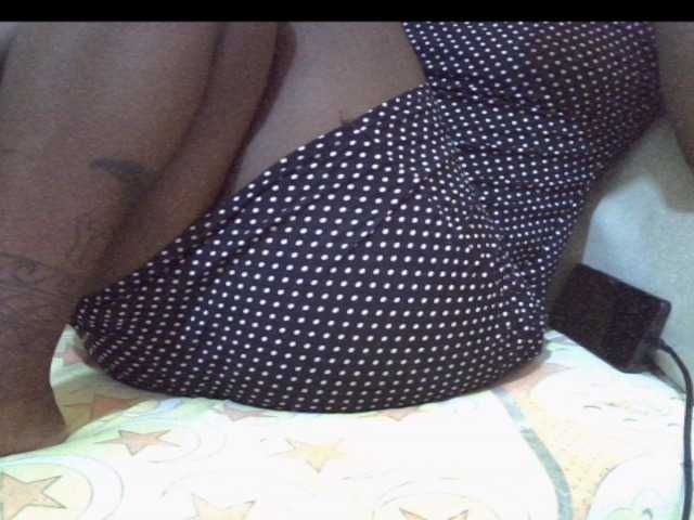 CurvyCrushh live cam on BongaCams