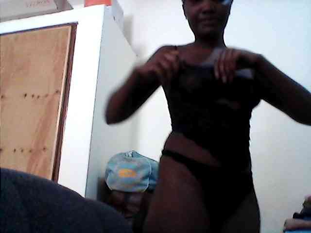 PetiteProvocateur webcam