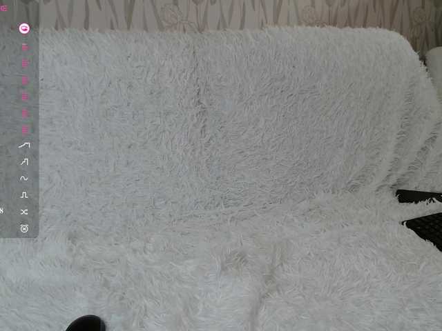 PrettyAngel777 webcam