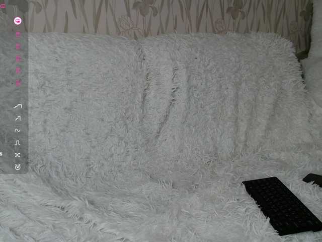 PrettyAngel777 webcam