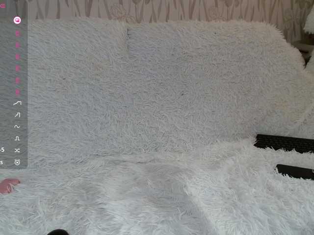 PrettyAngel777 webcam
