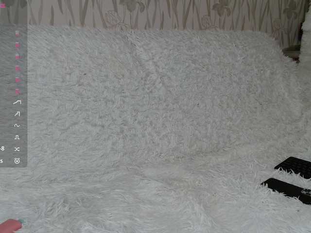 PrettyAngel777 webcam