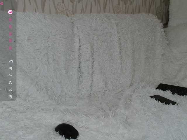 PrettyAngel777 webcam