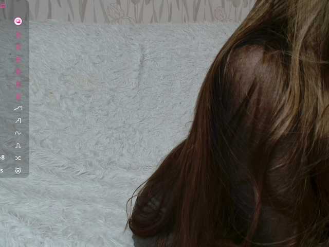 PrettyAngel777 webcam