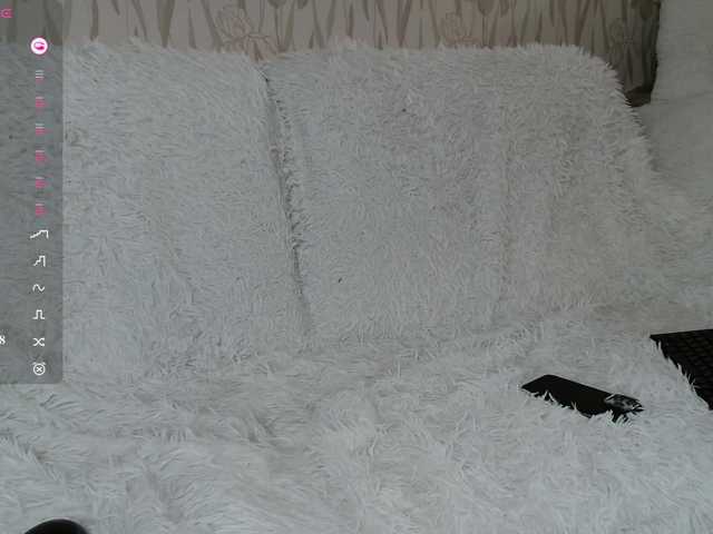 PrettyAngel777 webcam