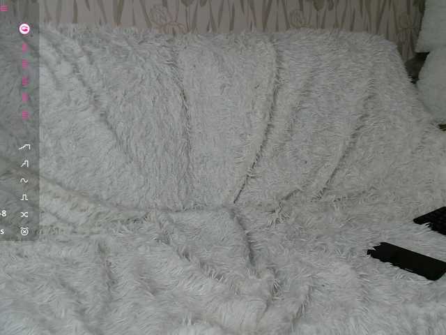 PrettyAngel777 webcam