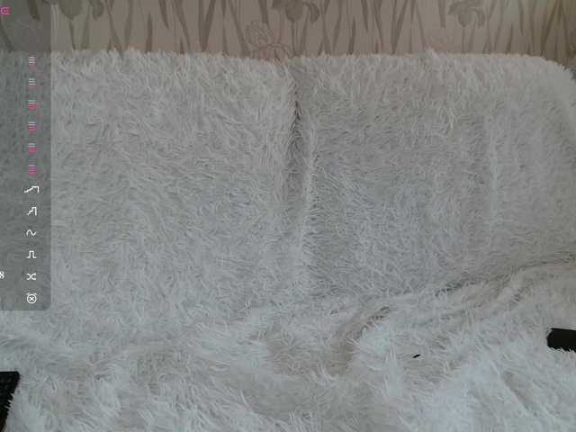 PrettyAngel777 webcam