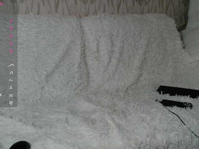 PrettyAngel777 webcam