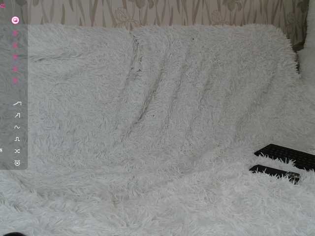 PrettyAngel777 webcam