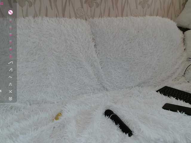 PrettyAngel777 webcam