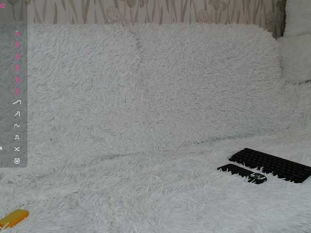 PrettyAngel777 webcam