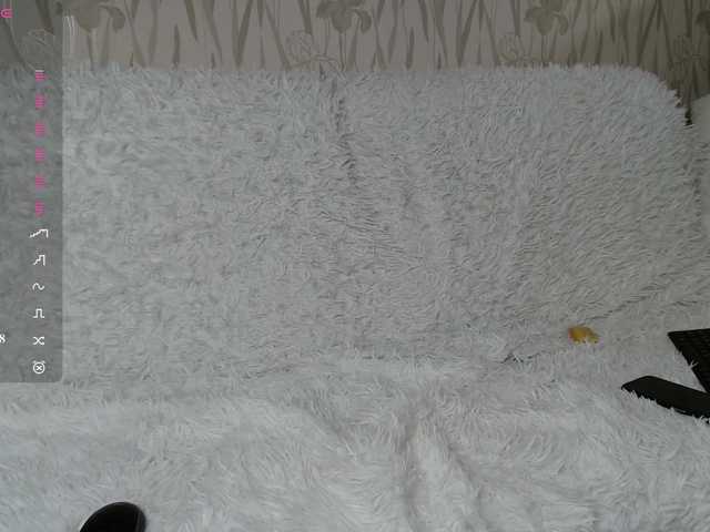 PrettyAngel777 webcam