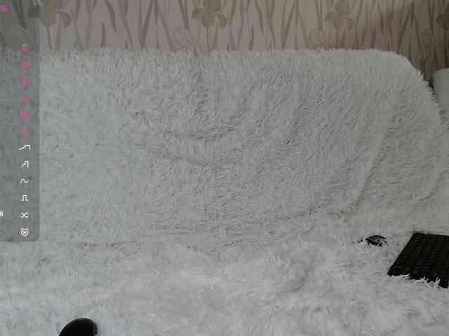 PrettyAngel777 webcam