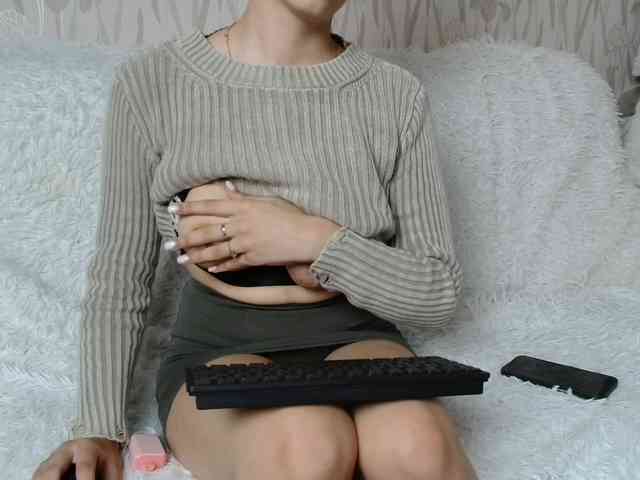 PrettyAngel777 webcam