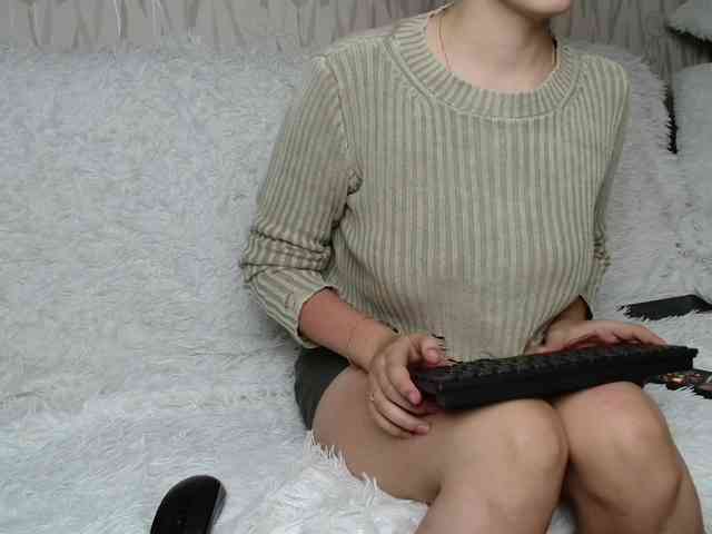 PrettyAngel777 webcam