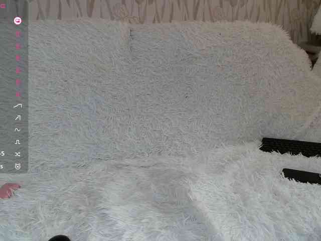 PrettyAngel777 webcam