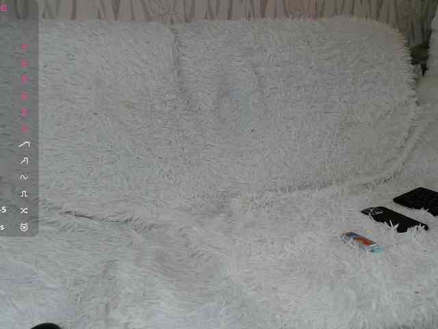 PrettyAngel777 webcam