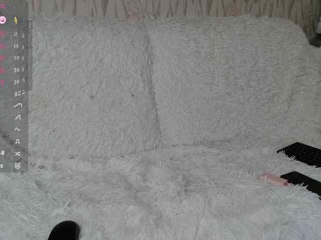 PrettyAngel777 webcam