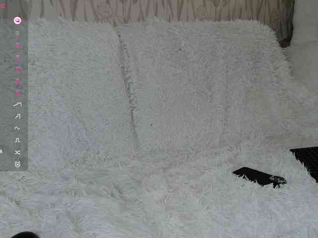 PrettyAngel777 webcam