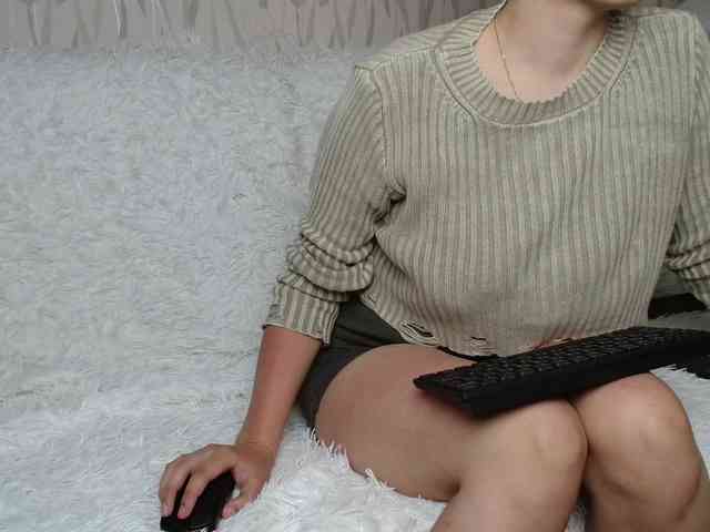 PrettyAngel777 webcam