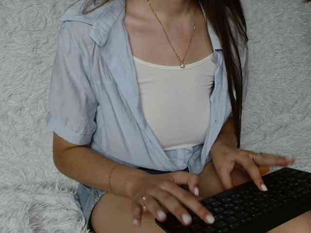 PrettyAngel777 webcam