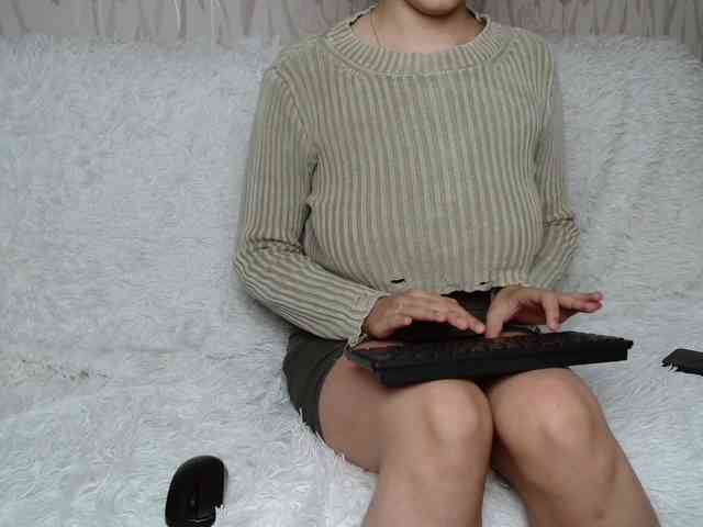 PrettyAngel777 webcam