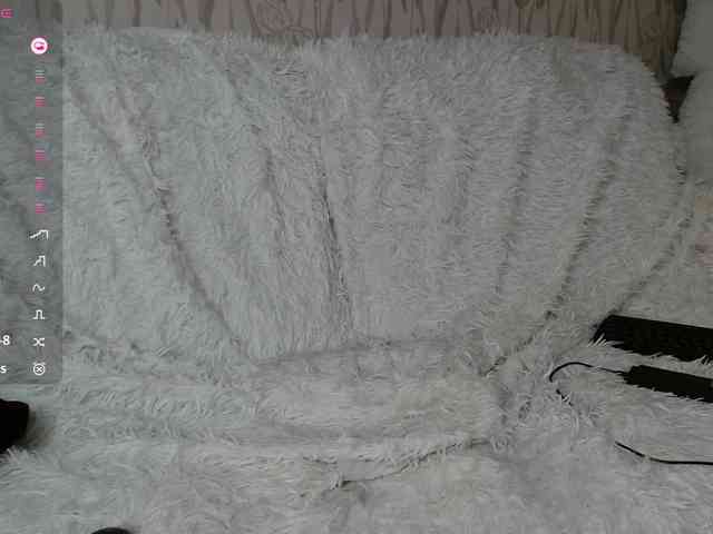 PrettyAngel777 webcam