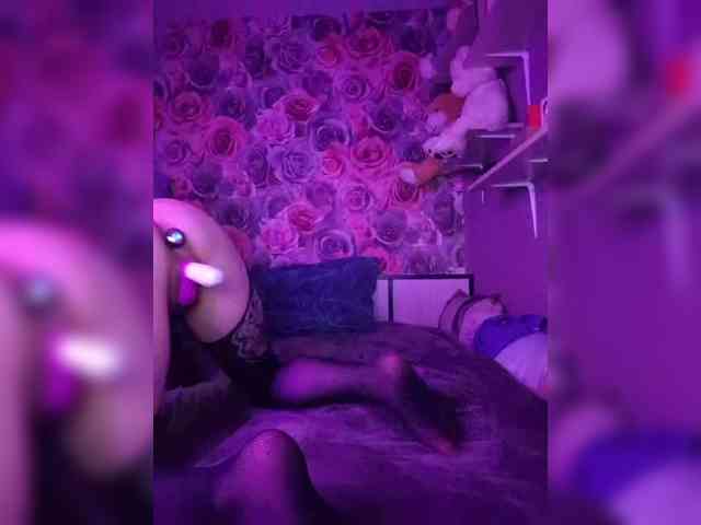 Spacegirl18 webcam