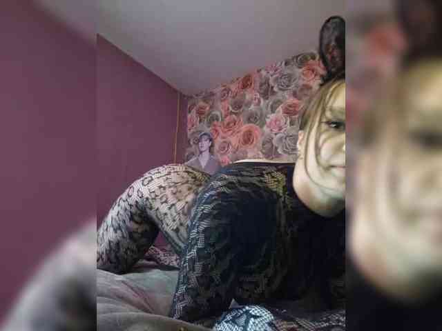 Spacegirl18 webcam