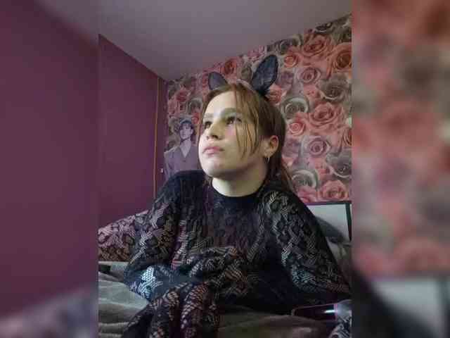 Spacegirl18 webcam