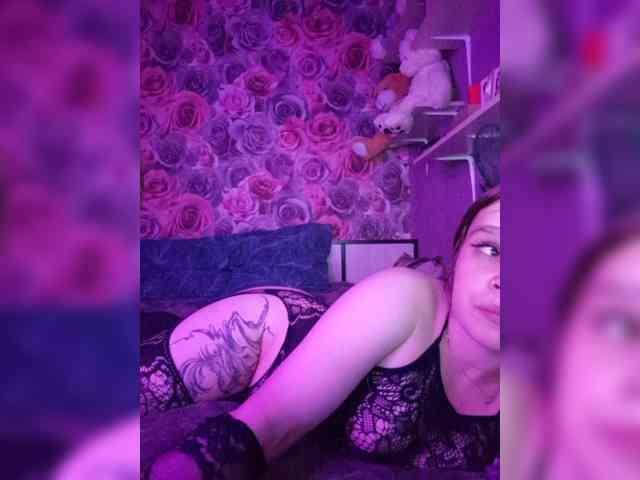 Spacegirl18 webcam