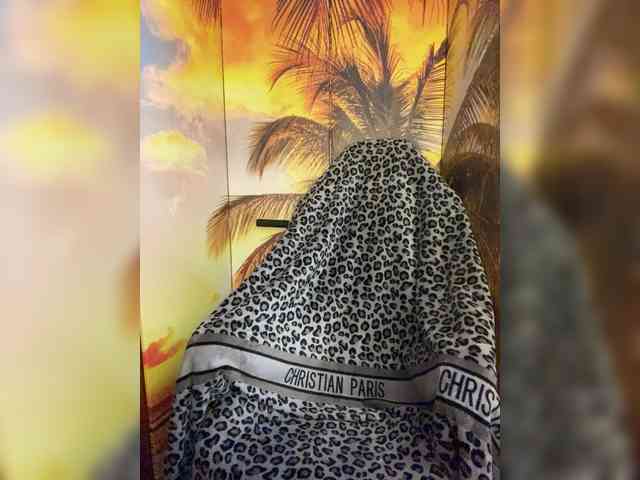 Miss-Tits2025 webcam