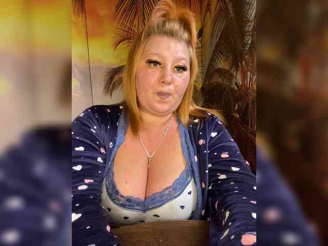 Miss-Tits2025 webcam