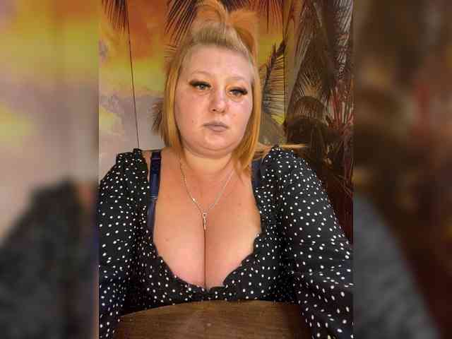 Miss-Tits2025 webcam
