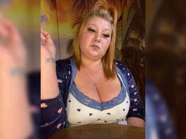 Miss-Tits2025 webcam